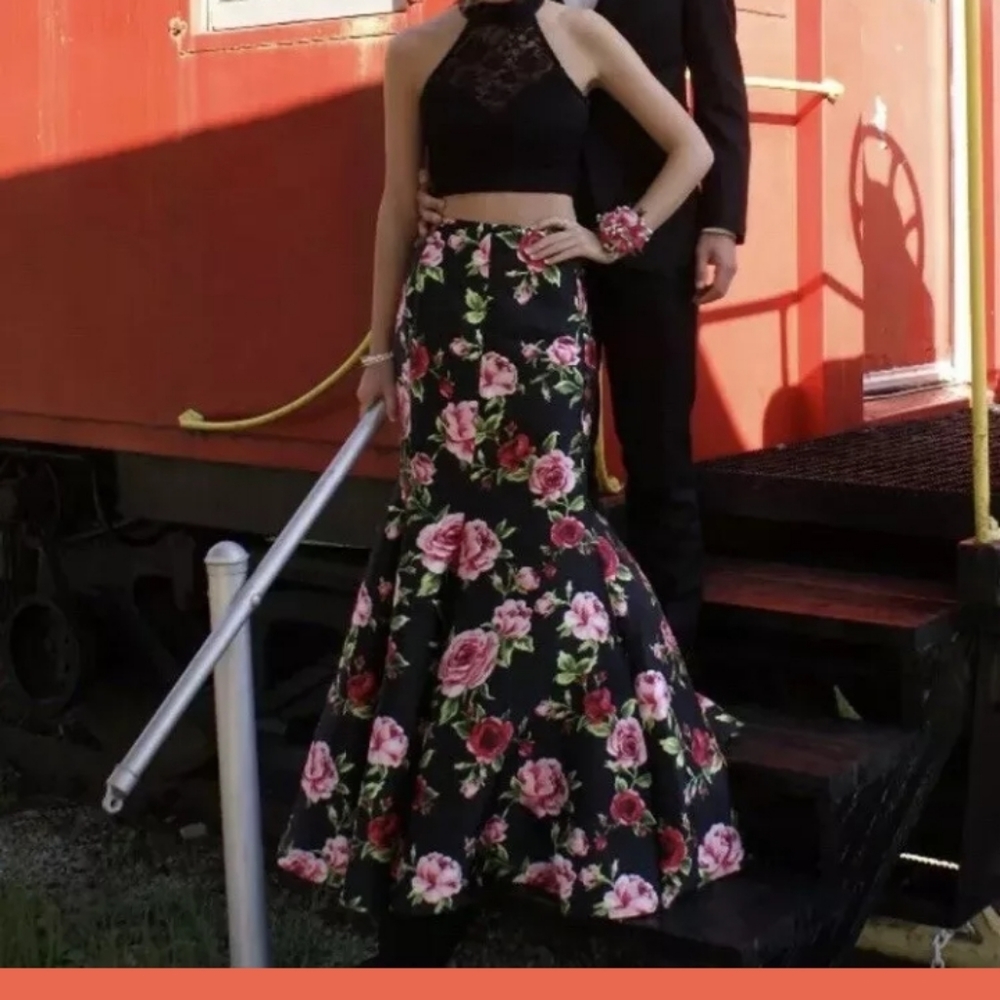 B. Darlin 2 PC set Floral dress